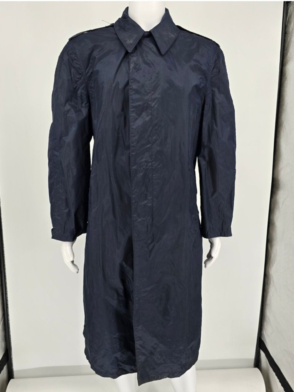 Vintage 1974 USAF United States Air Force Military Issue Blue Nylon Raincoat (M)